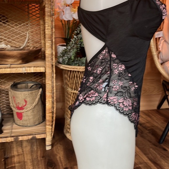 Lingerie size large - Picture 4 of 5